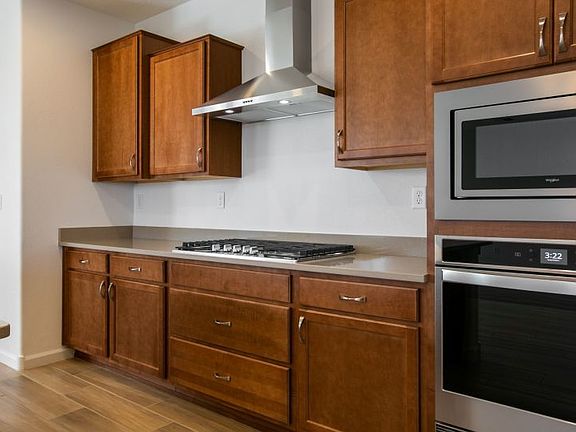 Chef s Kitchen with Stainless Steel Appliances