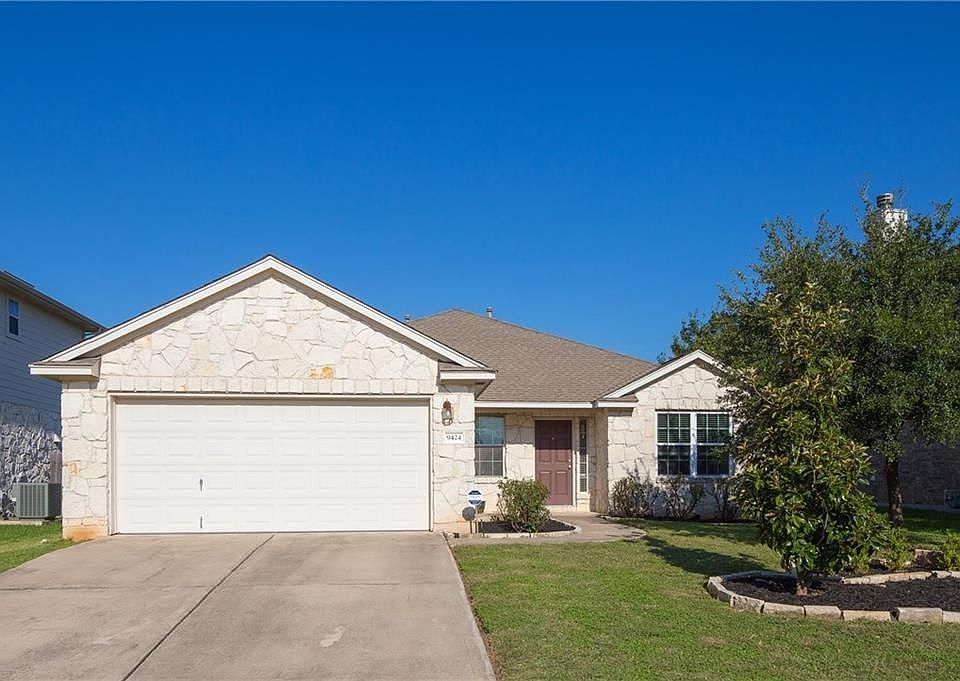 1st image of 9424 Castle Pines Dr
