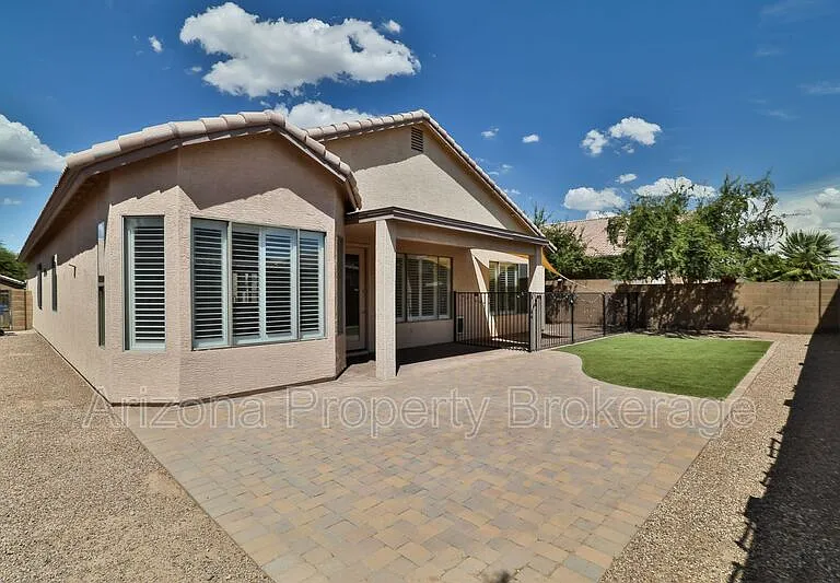 715 E Orchid Ln — Photo 27