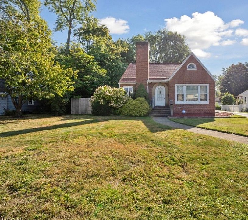 1st image of 823 Homewood Dr