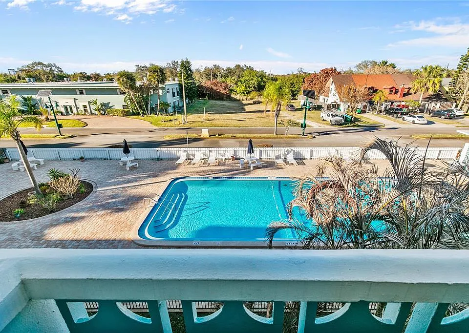 221 Columbia Dr #340