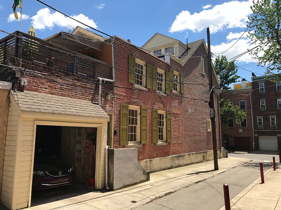 2nd image of 303 Queen St