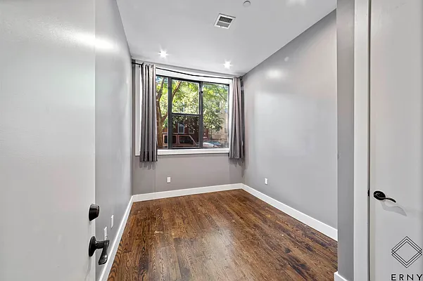 Rented by ERNY LLC | media 3