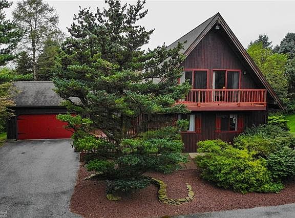 4th image of 551 Blue Mountain Dr