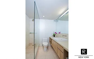 Rented by R New York