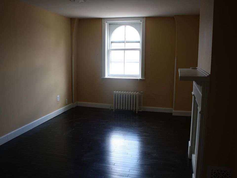 2nd image of 31 S Lake Ave APT 5