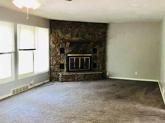 4th image of 10505 Corrington Ave