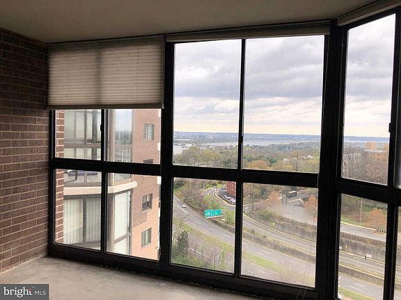 2nd image of 1600 N Oak St APT 1425
