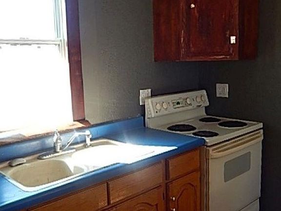 5th image of 505 Central Ave