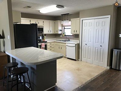 5th image of 1001 W Idaho Ave