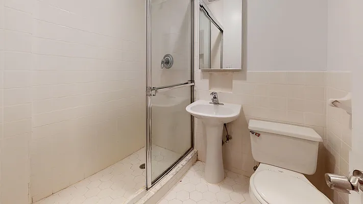 Rented by Bond New York | media 3