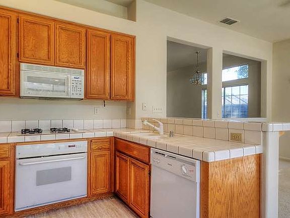 4th image of 211 Thomas Dehaven Ln
