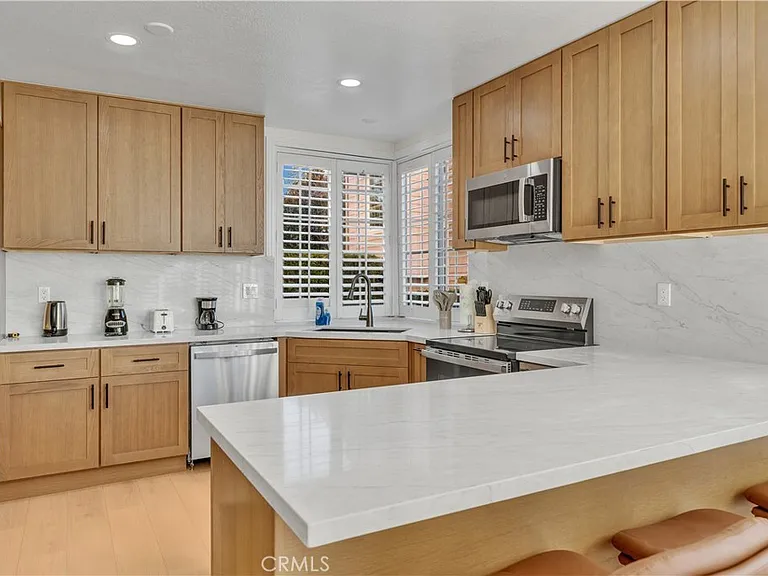 21 Lakefront — Photo 10