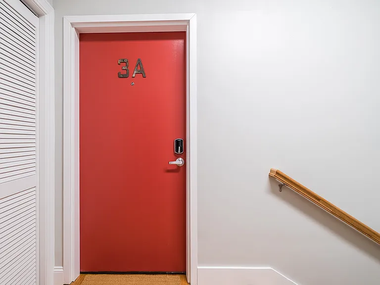 11-13 Plymouth St #3D — Photo 18