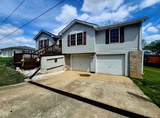 1204 Riverview Dr, Elsberry, MO 63343