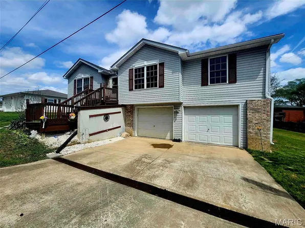 1204 Riverview Dr, Elsberry, MO 63343