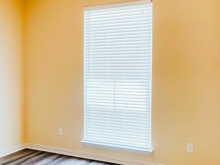 352 Emerald Creek Dr — Photo 4