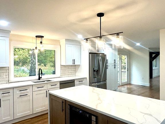 5th image of 241 Prospect St
