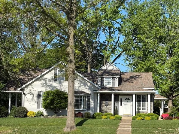 1311 Franklin St, Carlyle, IL 62231