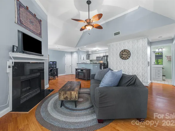 2510 Cranbrook Ln, Charlotte, NC 28207