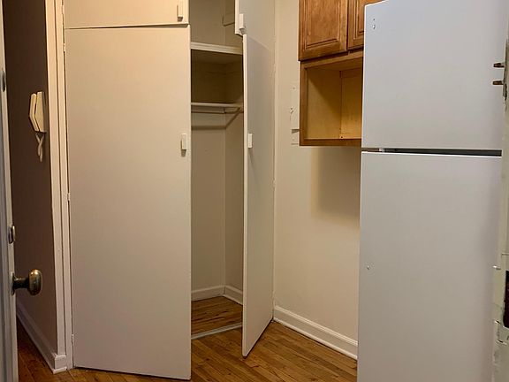5th image of 14 Stoner Ave APT 2K