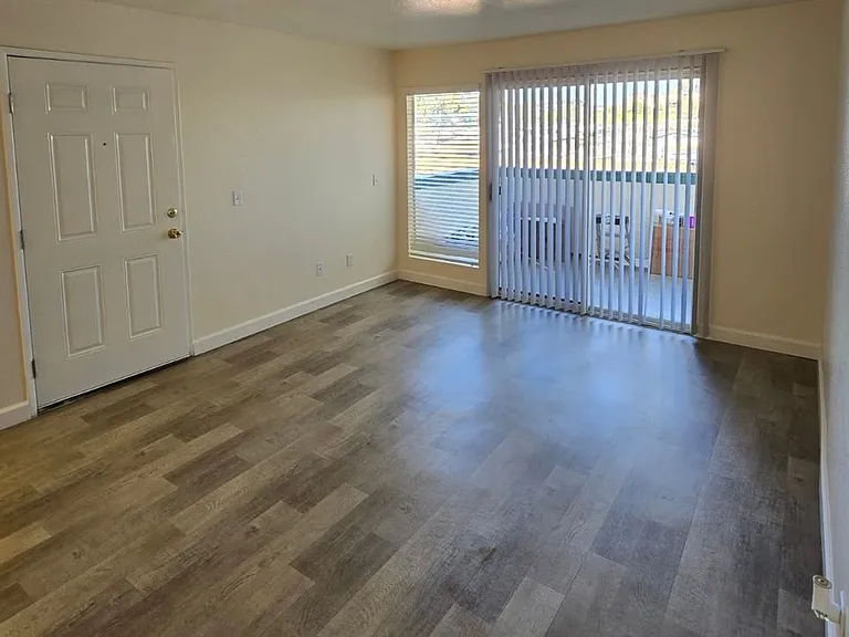 Highland View Apartments — Photo 24