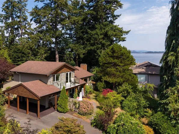 10496 Jocelyn Pl, Sidney, BC V8L 2P5