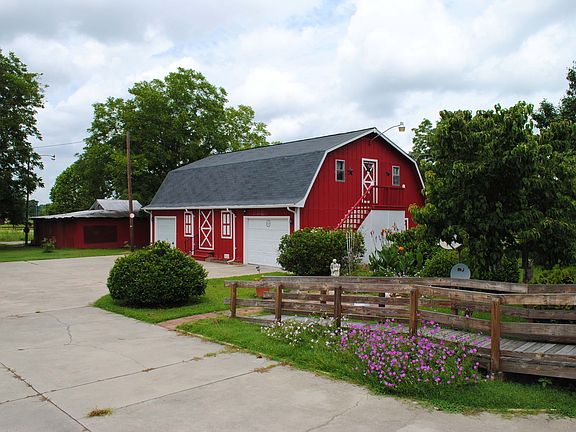 Barn/2 car garage/workshop