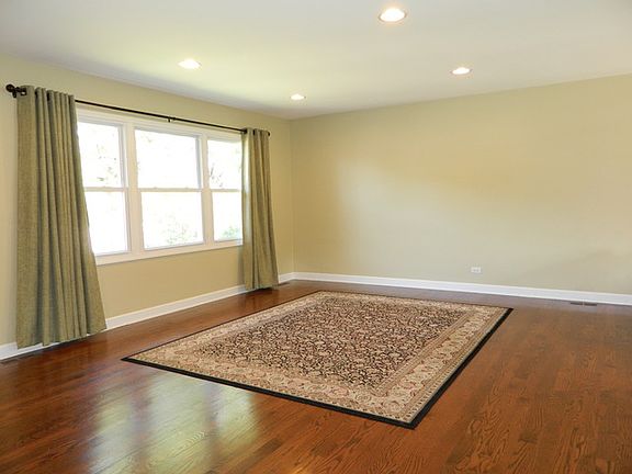 4th image of 4503 Thornbark Dr
