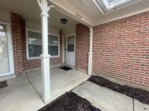 3rd image of 2209 Camden Ln