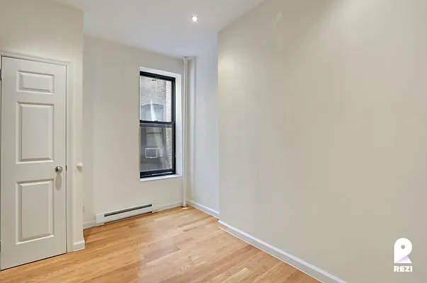 Rented by REZI | media 16