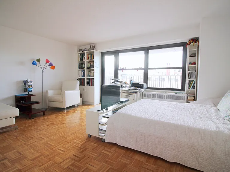 175 W 90th St #19E — Photo 1