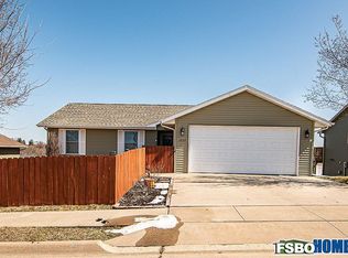2007 Golden Eagle Dr, Dubuque, IA 52001