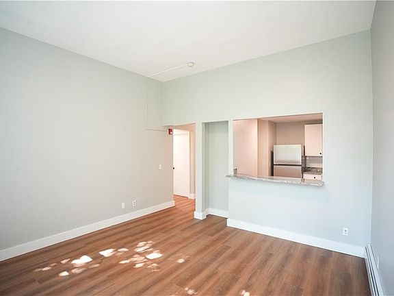 4th image of 366 Main St APT 105