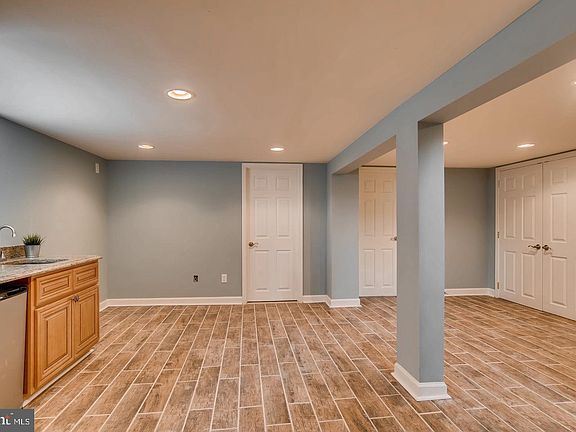 5th image of 2704 Garnet Rd