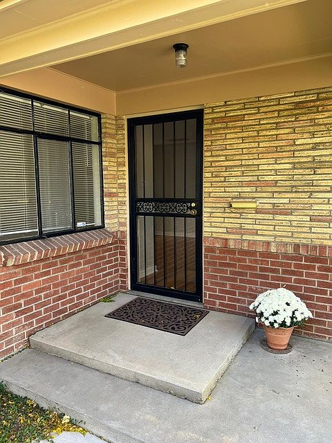 1st image of 3738 E 6th Ave