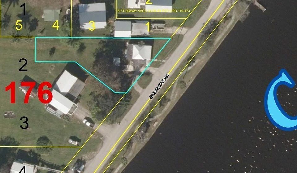 1st image of 815 Riverside Dr