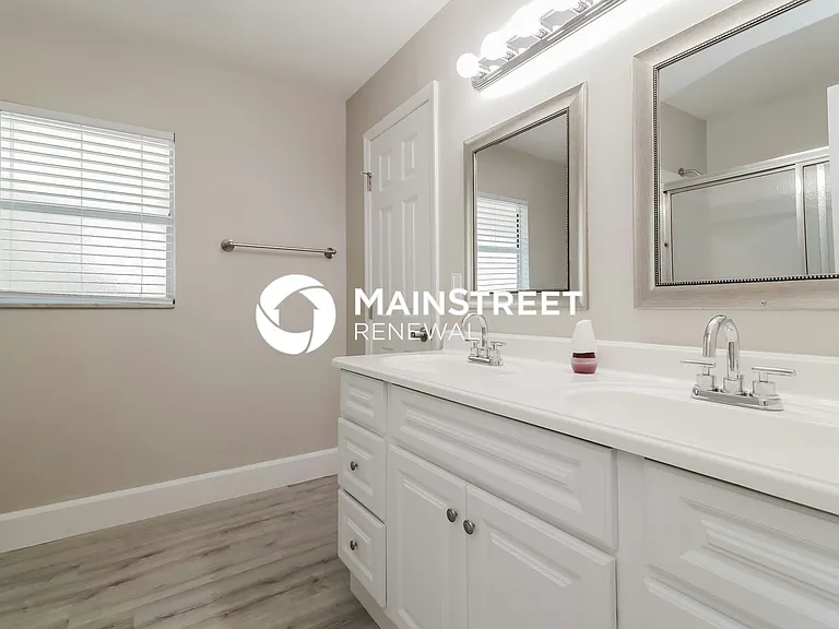 Main Bathroom