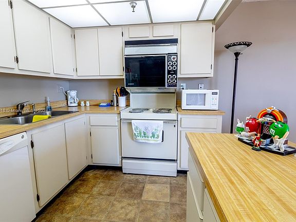 5th image of 290 174th St APT 1615