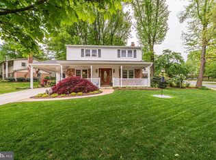 8905 Side Saddle Rd, Springfield, VA 22152