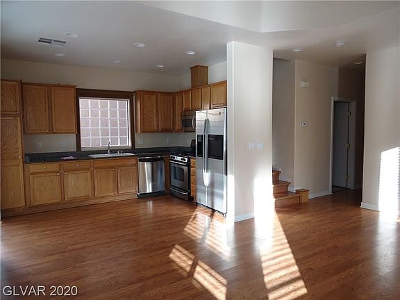 4th image of 7579 Holiday Hills St
