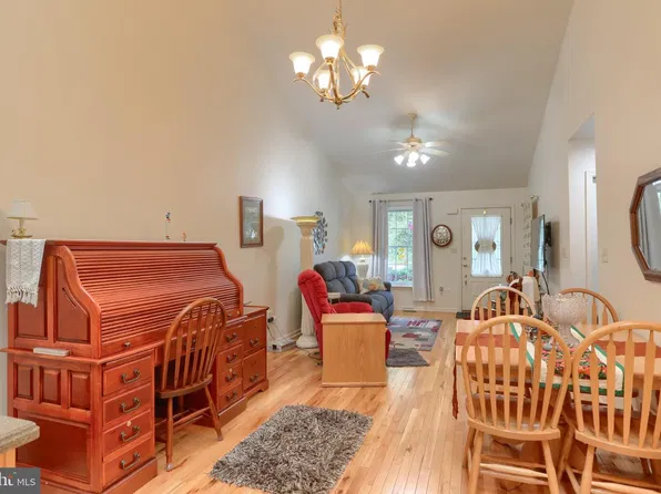 2255 Gleim Dr, Enola, PA 17025