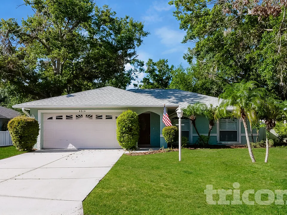 4614 Breezy Pines Blvd