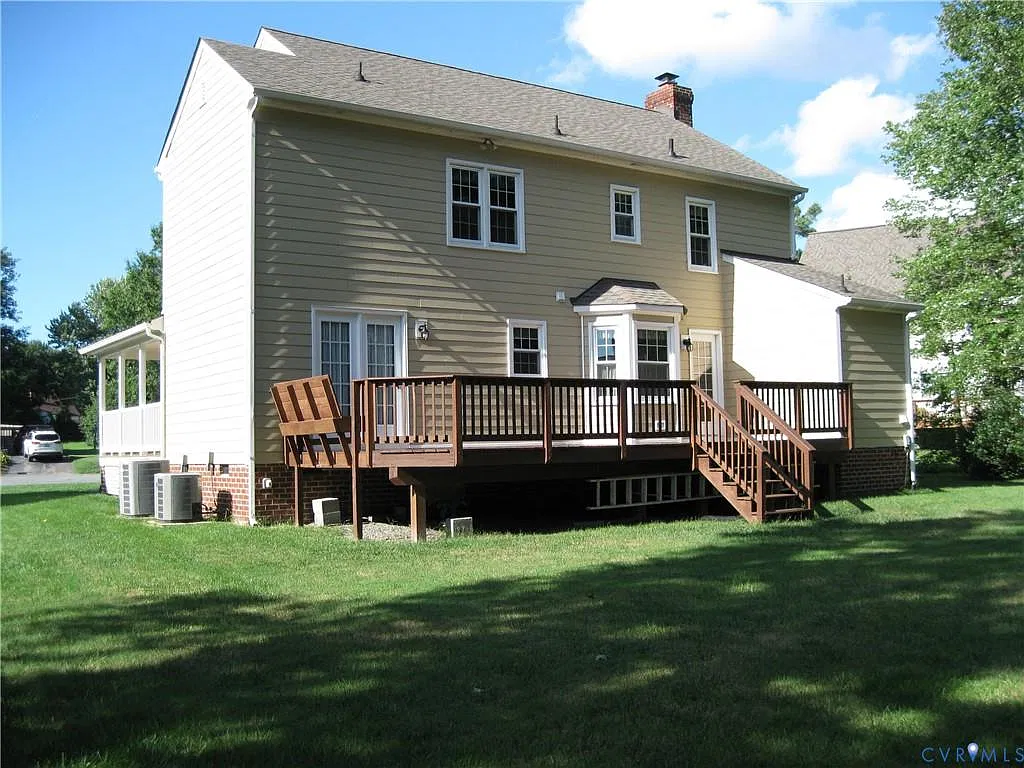 4 bed, 2.5 bath, 2011 sqft, $2,500 — Photo 2