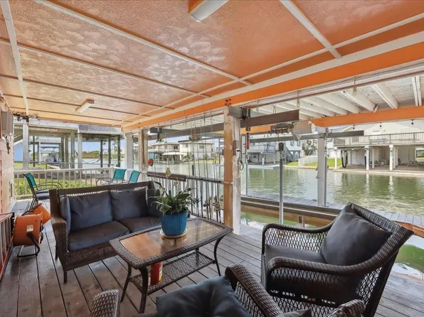 22922 Lunes St, Galveston, TX 77554