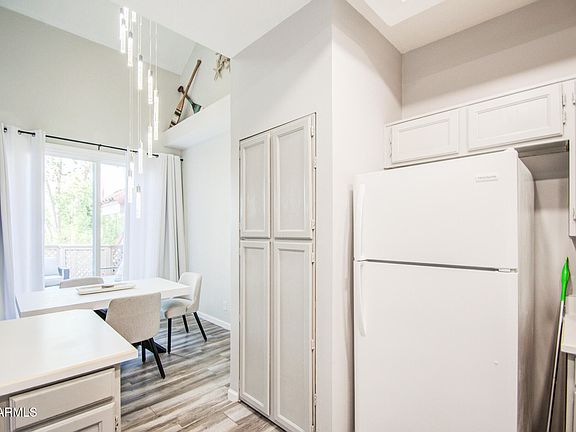 4th image of 1633 E LAKESIDE Drive #195