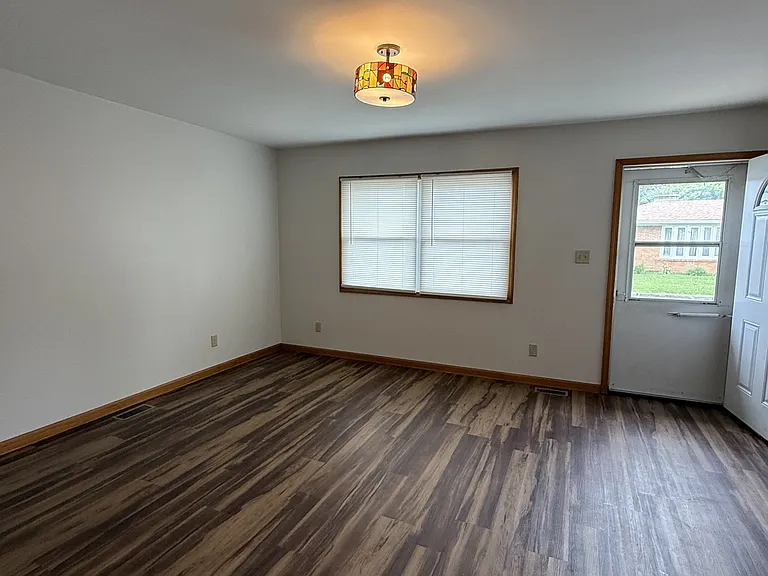 622 N Washington St — Photo 5