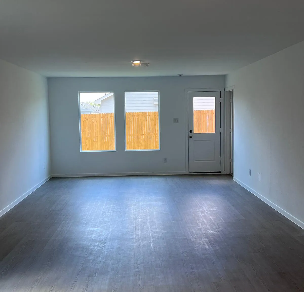 4 bed, 1600 sqft, $1,795 — Photo 4