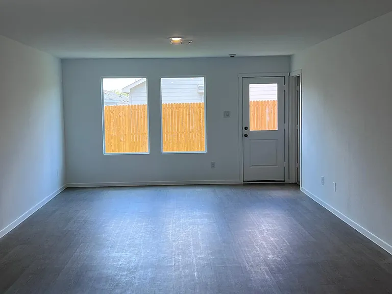 3922 Ontario Way — Photo 5