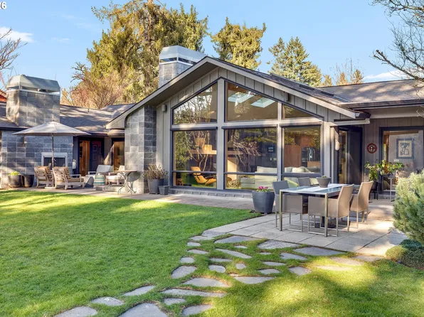 19333 SE River Drive Ct, Milwaukie, OR 97267